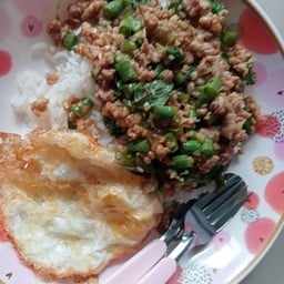 ขนมหวาน กระเพราบ้านตี๋น้อย