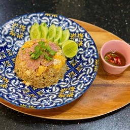 ข้าวผัดแหนม