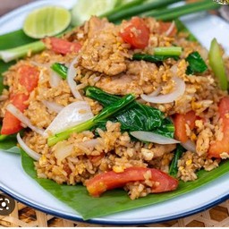 ข้าวผัดรถไฟหมู