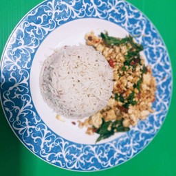 กะเพราเต้าหู้ราดข้าว Vegan