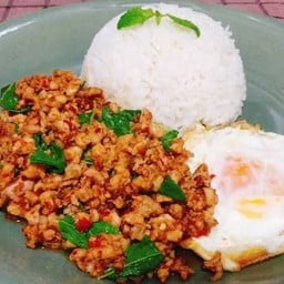 ครัวแม่แก้ว อาหารตามสั่ง หมู่บ้านอยู่เจริญ