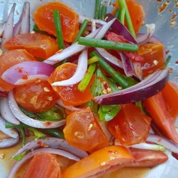 ยำไข่แดงเค็ม