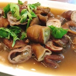 ไส้หมูพะโล้