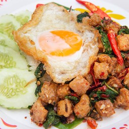 ข้าวกะเพรากากหมู