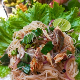 ยำขนมจีนปลาทู