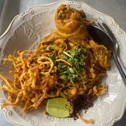 ข้าวซอยคั่วแห้งไก่