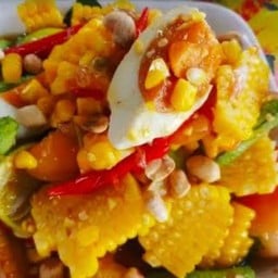 ตำข้าวโพดไข่เค็ม