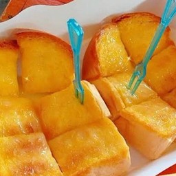 ขนมปังปิ้งเนยนม