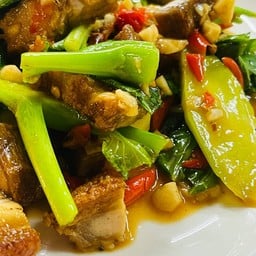 ผัดไฟแดง ผัดไฟแดง ร้านครัว เส้นธกส