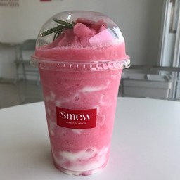 สตอเบอรีโยเกิร์ตสมูตตี้