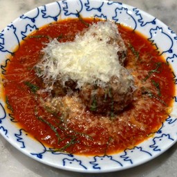 มิทบอลกับซอสมะเขือเทศ(เนื้อวัว)