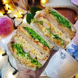 สลัดโรล แซนวิช เดอะเบสท์