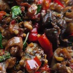 ผัดกระเพรากบ