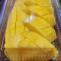 มะม่วงสุก (หั่นพร้อมทาน)