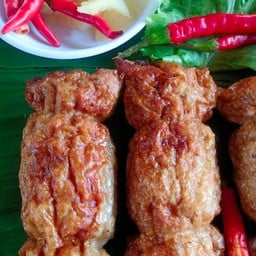 แหนมปลาทอด+ผัก