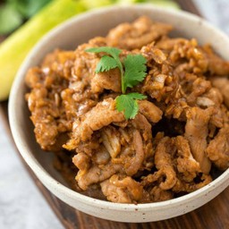 หมูกระเทียม