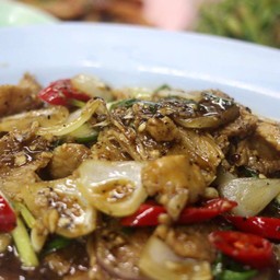 จระเข้ผัดพริกไทยดํา