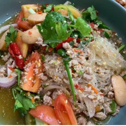 ยำวุ้นเส้นหมูสับ+ไส้กรอก