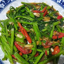 ผัดผักบุ้งไฟแดง