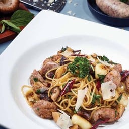 พาสต้าผัดไส้กรอกอิตาเลียนผัดพริกแห้ง