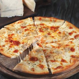 พิซซ่าหน้าชีสรวม