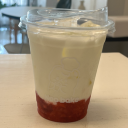 นมสดสตอเบอร์รี่