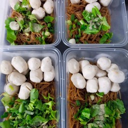 ผัดกะเพรา/กระเทียม ปังปิ้ง น้องเก้าแม่กวาง