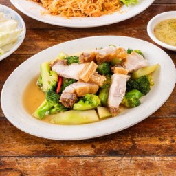 บล็อคโคลี่หมูกรอบ