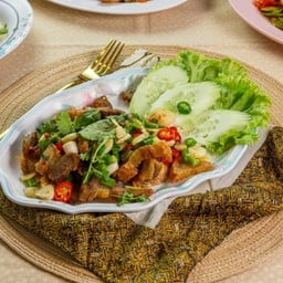 หมูกรอบคั่วพริกเกลือ