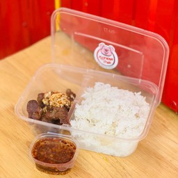 ข้าวหมูเนื้อแดงทอดน้ำจิ้มแจ่ว