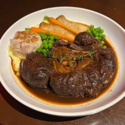 เนื้อน่องลายติดกระดูกตุ๋น