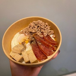 ไข่กระทะ Fried egg with toppings [ No rice กับข้าว ]