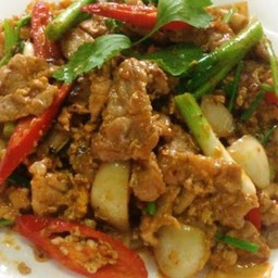 ผัดผงกะหรี่หมู