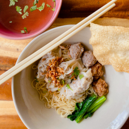 บะหมี่เกี๊ยวหมู (แห้ง)