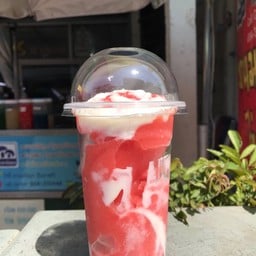สตอเบอรี่ปั่นโยเกิร์ต