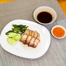 ข้าวหน้าเป็ดพะโล้+หมูกรอบ