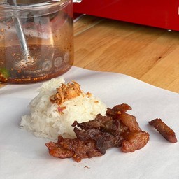 ข้าวเหนียวหมูติดมันทอด