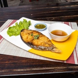 ปลาอินทรีย์ทอดน้ำปลา