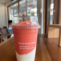 สตอเบอร์รี่โยเกิร์ต