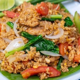 ข้าวผัดรถไฟโบราณหมู