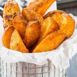 อเมริกันเฟรนด์ฟราย แถมฟรีซอสมะเขือเทศ+ชีสดิป