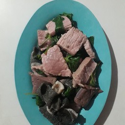 ลวกจิ้มเนื้อสด(น้ำจิ้มขม)