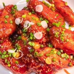 ปีกกลางซอสเผ็ดเกาหลี 6 ชิ้น