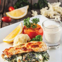 สเต็กอกไก่สอดไส้ผักโขมและชีส ครีมซอสเลม่อน