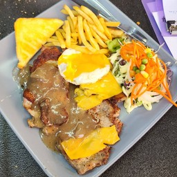 สเต็กหมูชีส+สเต็กไก่+ไข่ดาว