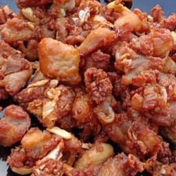 ไก่บ้านทอดกระเทียม