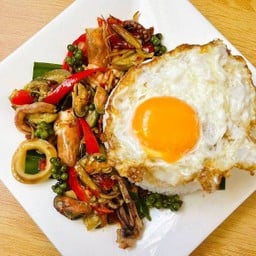 ปลาหมึกผัดฉ่า
