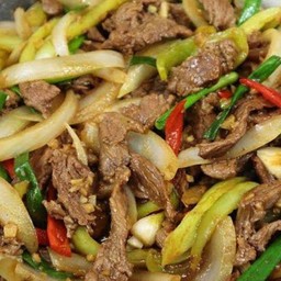 ผัดพริกหยวกเนื้อ