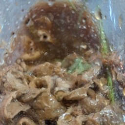 บุญถวิลขาหมูตุ๋นน้ำแดง (Bunthawin Pork Leg)