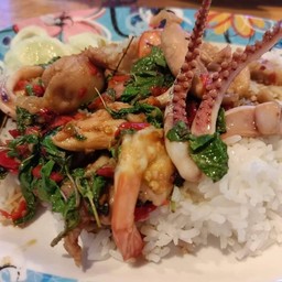 ผัดกระเพราทะเล